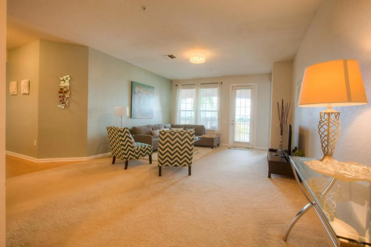 Apartment Stunning Lakeview Wprivate Balcony