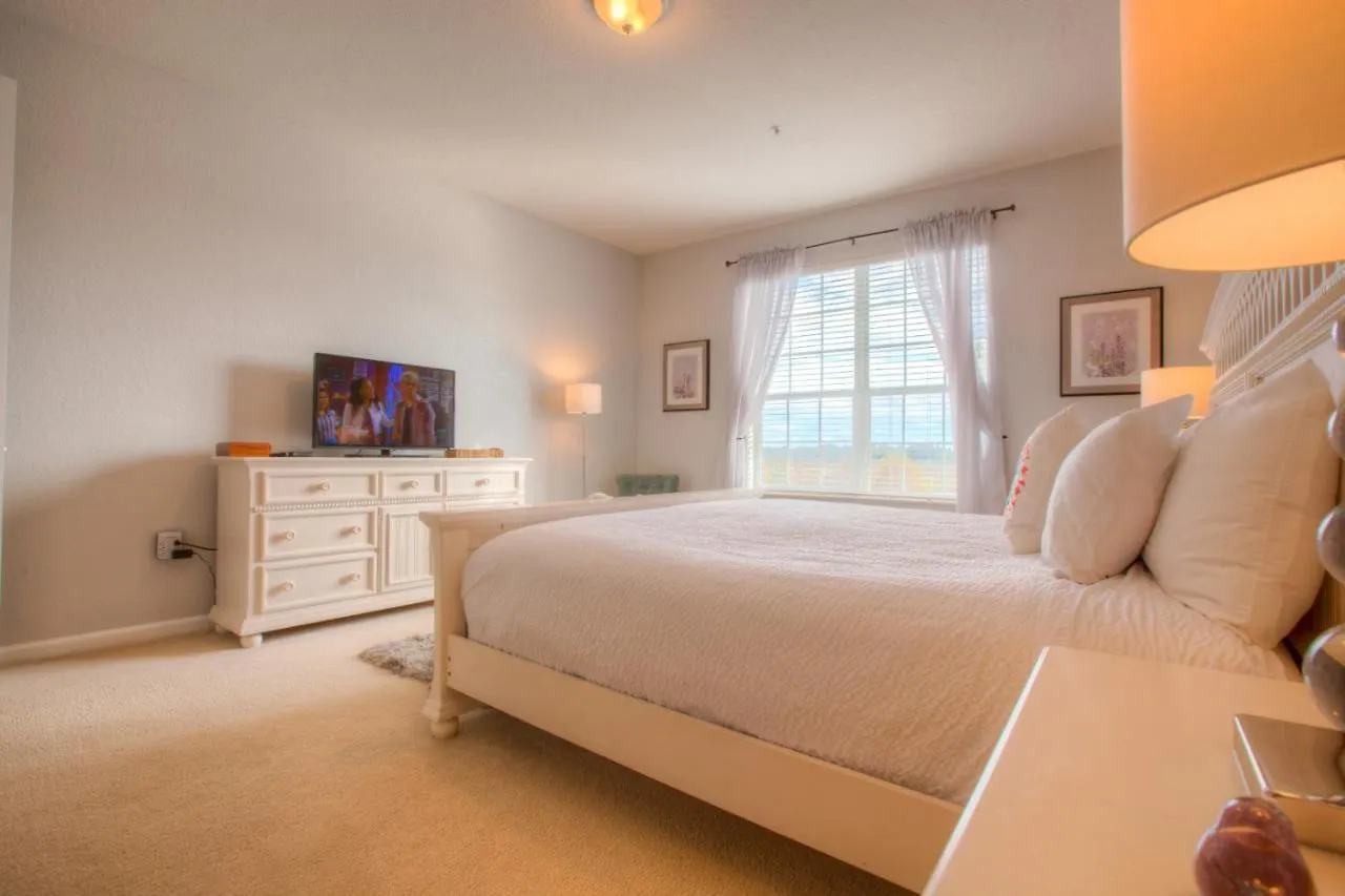 Apartment Stunning Lakeview Wprivate Balcony