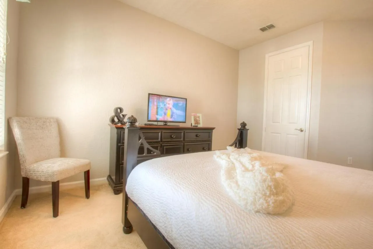 Apartment Stunning Lakeview Wprivate Balcony *