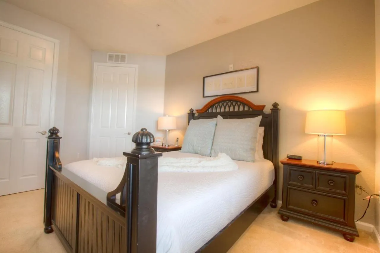 Stunning Lakeview Wprivate Balcony * Kissimmee