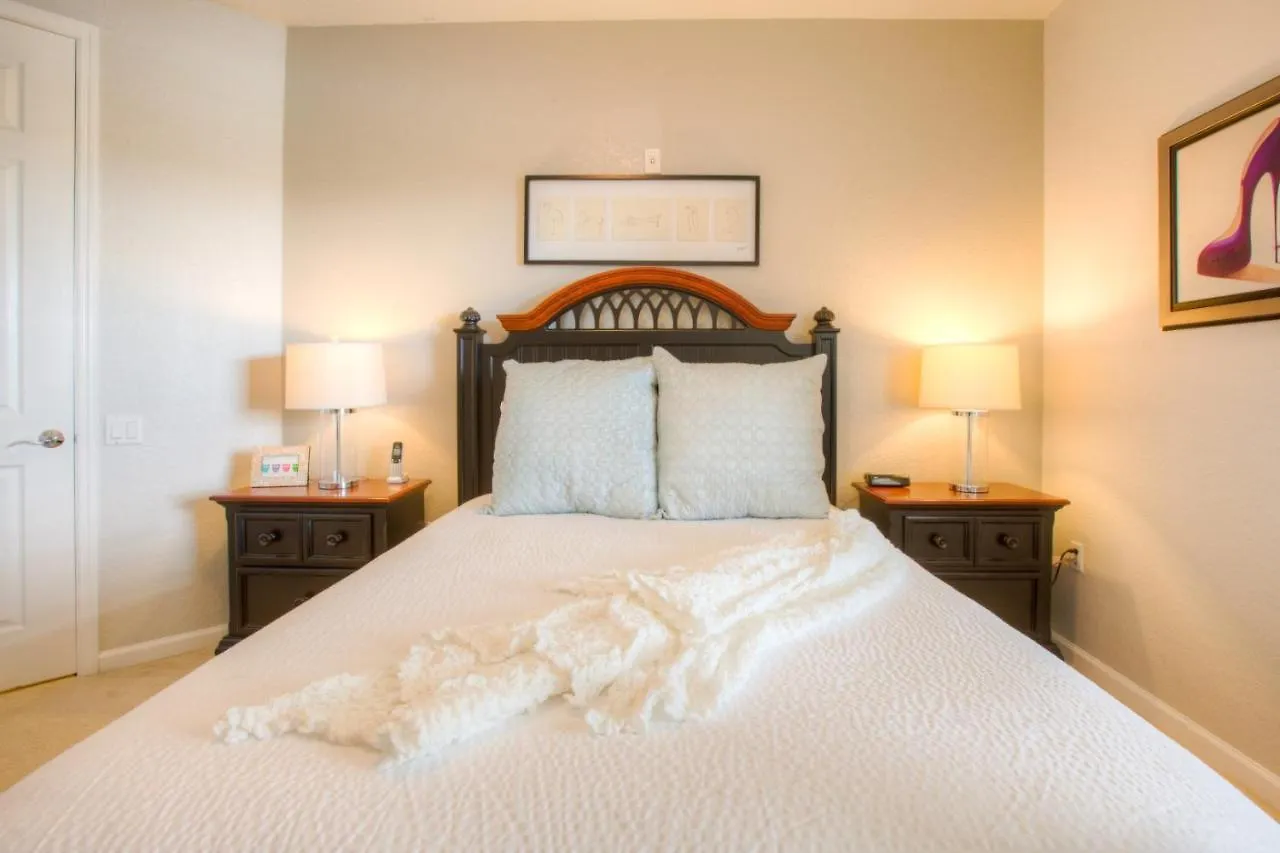Stunning Lakeview Wprivate Balcony * Kissimmee