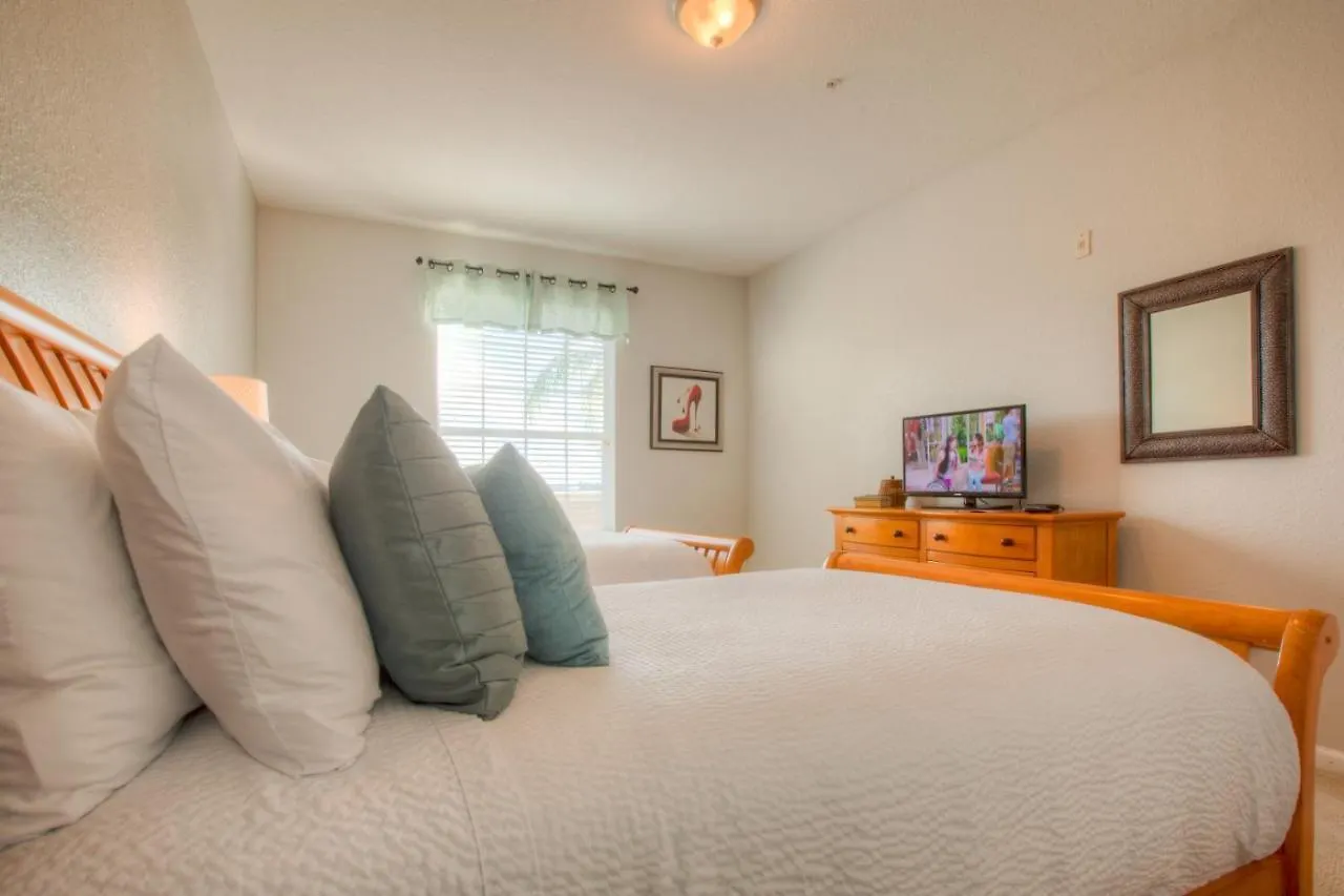 Apartment Stunning Lakeview Wprivate Balcony *