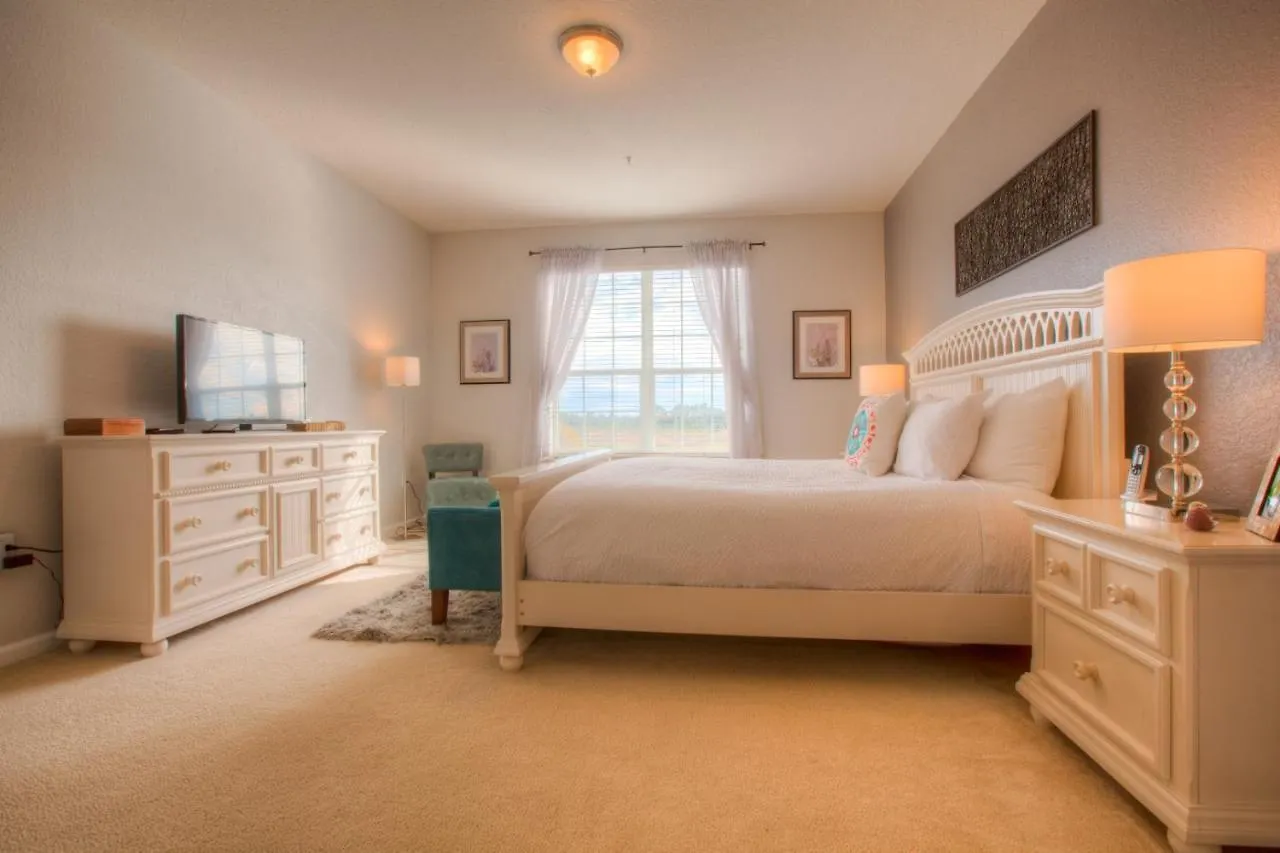 Stunning Lakeview Wprivate Balcony * Kissimmee