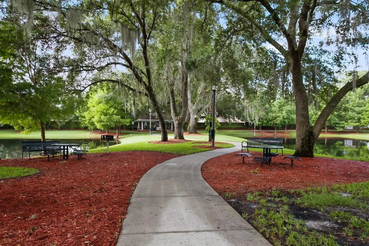 Charming Townhouse With 2 King & Amazing Pool Only 10 Mins To