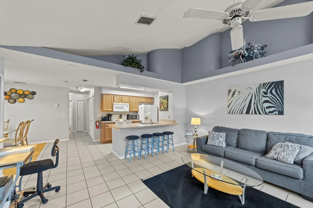 Holiday home Mickey's Backyard Neighbor! 2 Bedrooms *