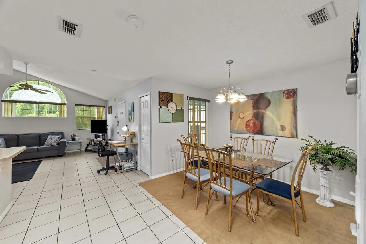Mickey's Backyard Neighbor! 2 Bedrooms Holiday home