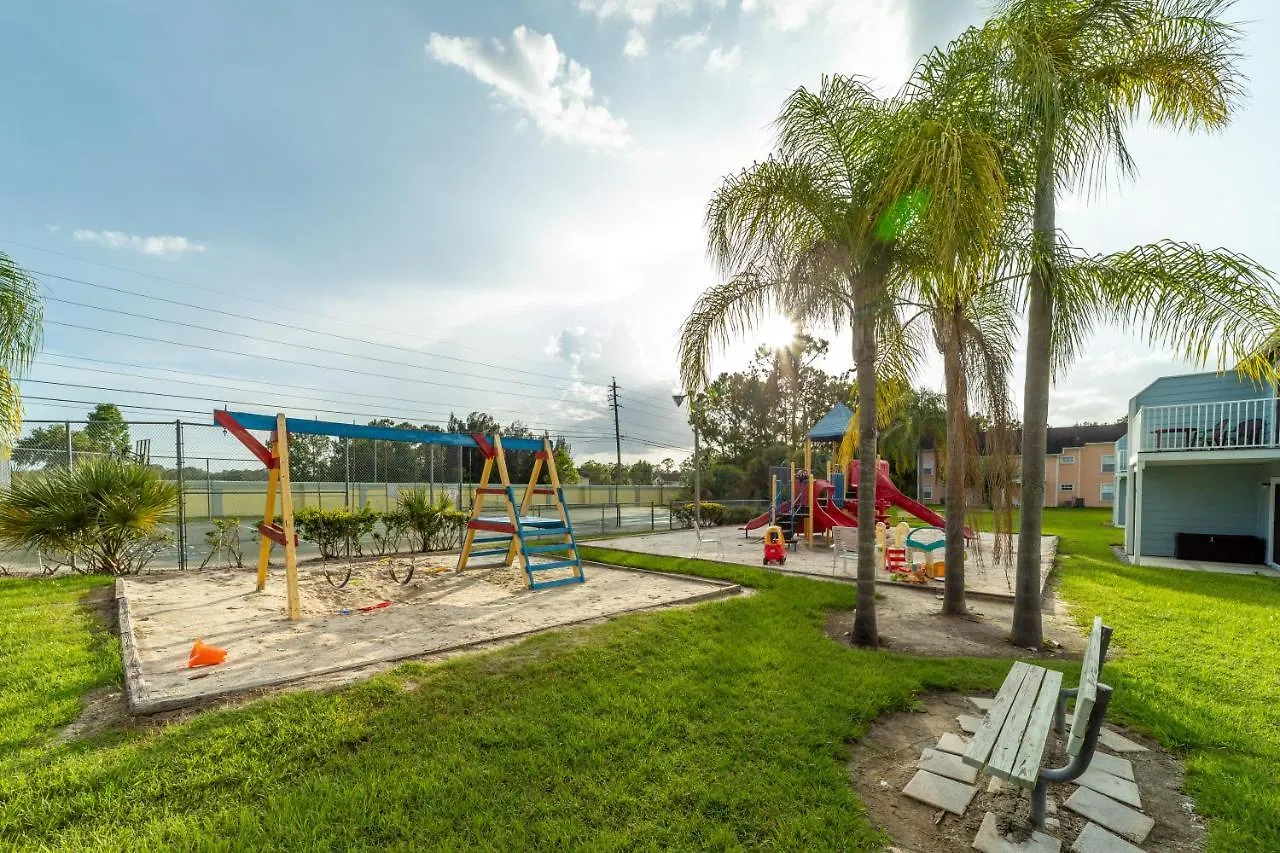 Holiday home Mickey's Backyard Neighbor! 2 Bedrooms *