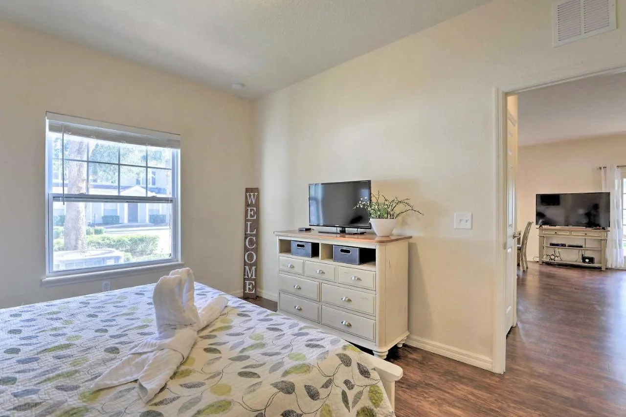 Holiday home Lucaya Village Townhome With Pool, 6 Mi To Disney!
