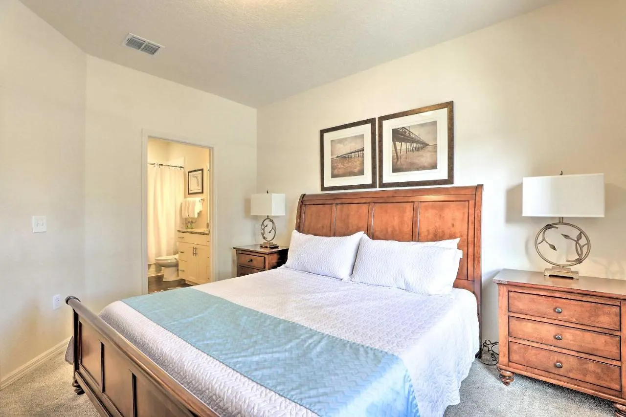 Holiday home Lucaya Village Townhome With Pool, 6 Mi To Disney! *