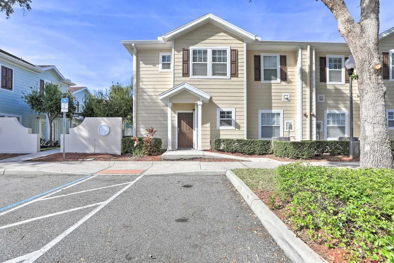 Holiday home Lucaya Village Townhome With Pool, 6 Mi To Disney!