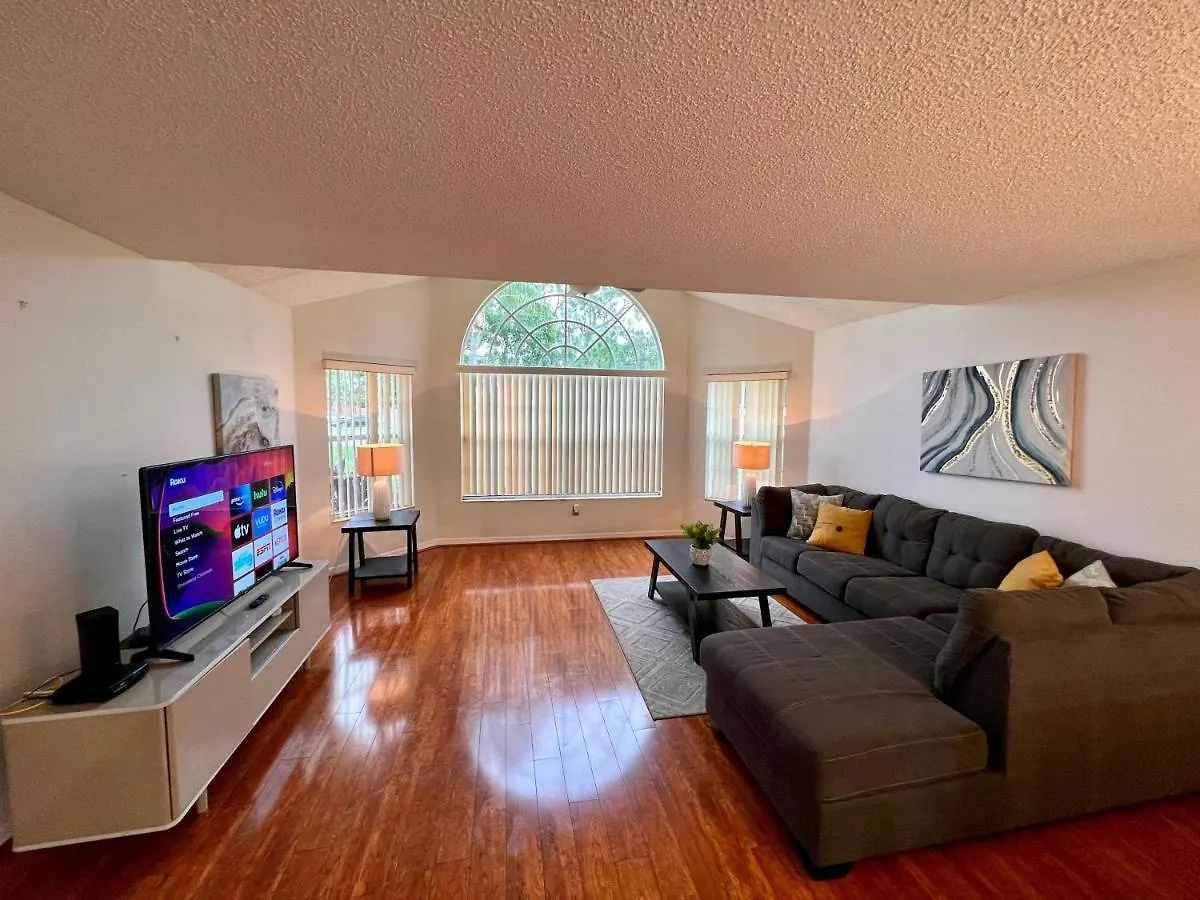 Grand Deluxe 3br Near Parks Apartment *
