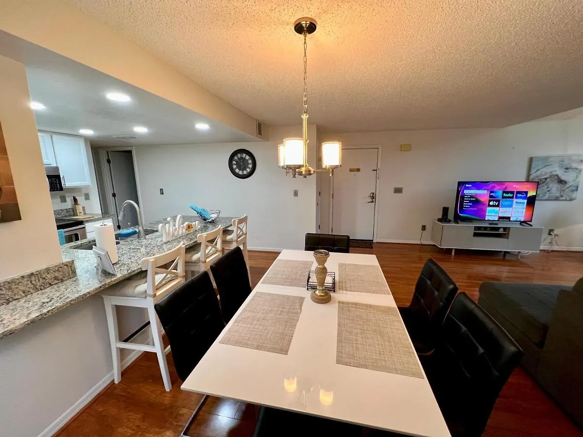 Grand Deluxe 3br Near Parks Apartment