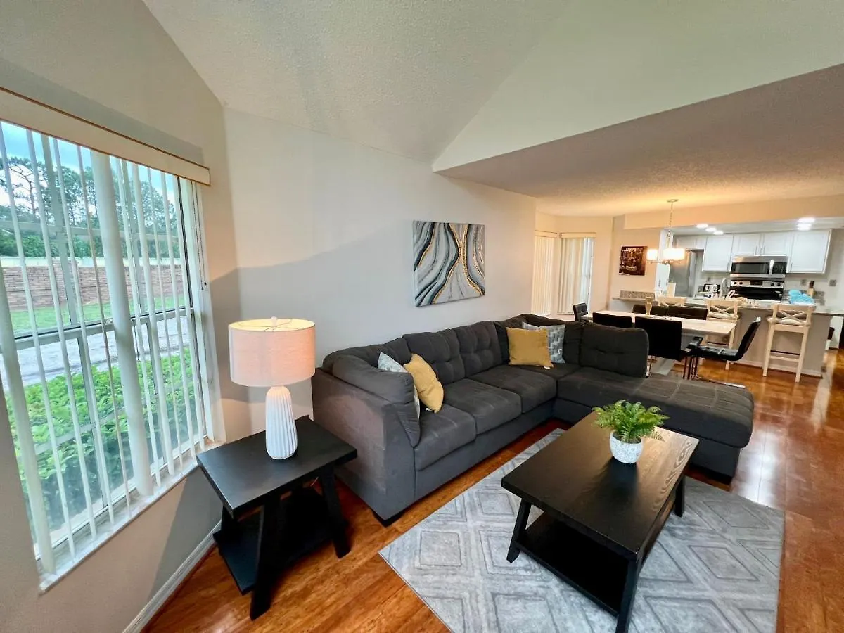 Grand Deluxe 3br Near Parks Apartment