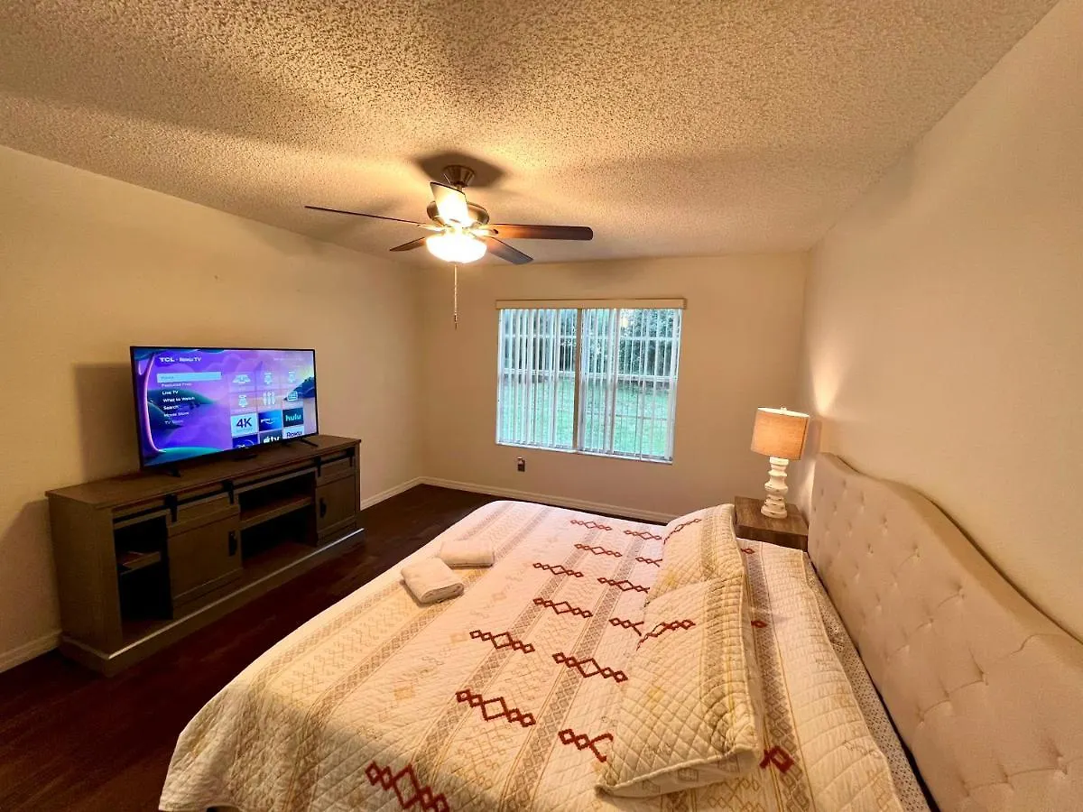 Grand Deluxe 3br Near Parks Apartment