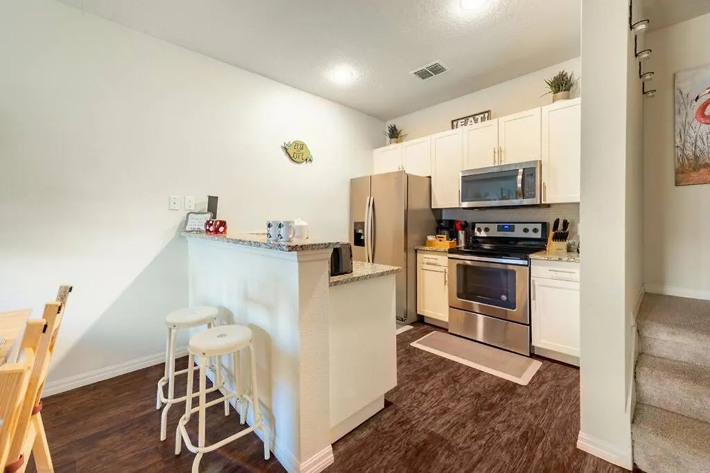 Дом отдыха Super Comfy And Spacious 3 Bedroom 10 Minutes From Disney, With Major Shopping 4 Minutes Away *