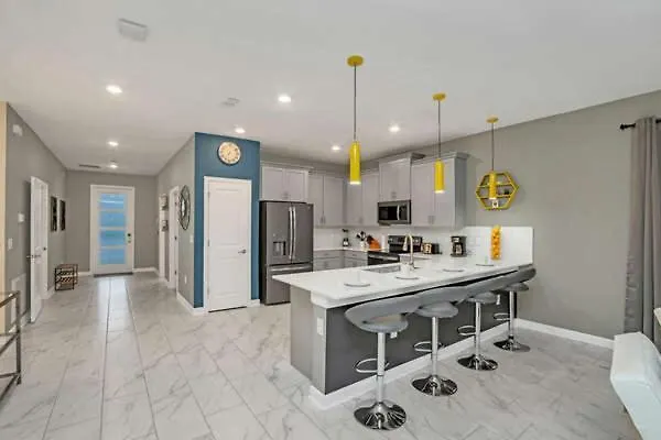 Holiday home Magical Family 8min Disneyworld Pool/spa Sleeps 22