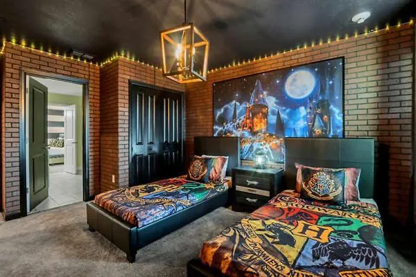 Holiday home Magical Family 8min Disneyworld Pool/spa Sleeps 22 *