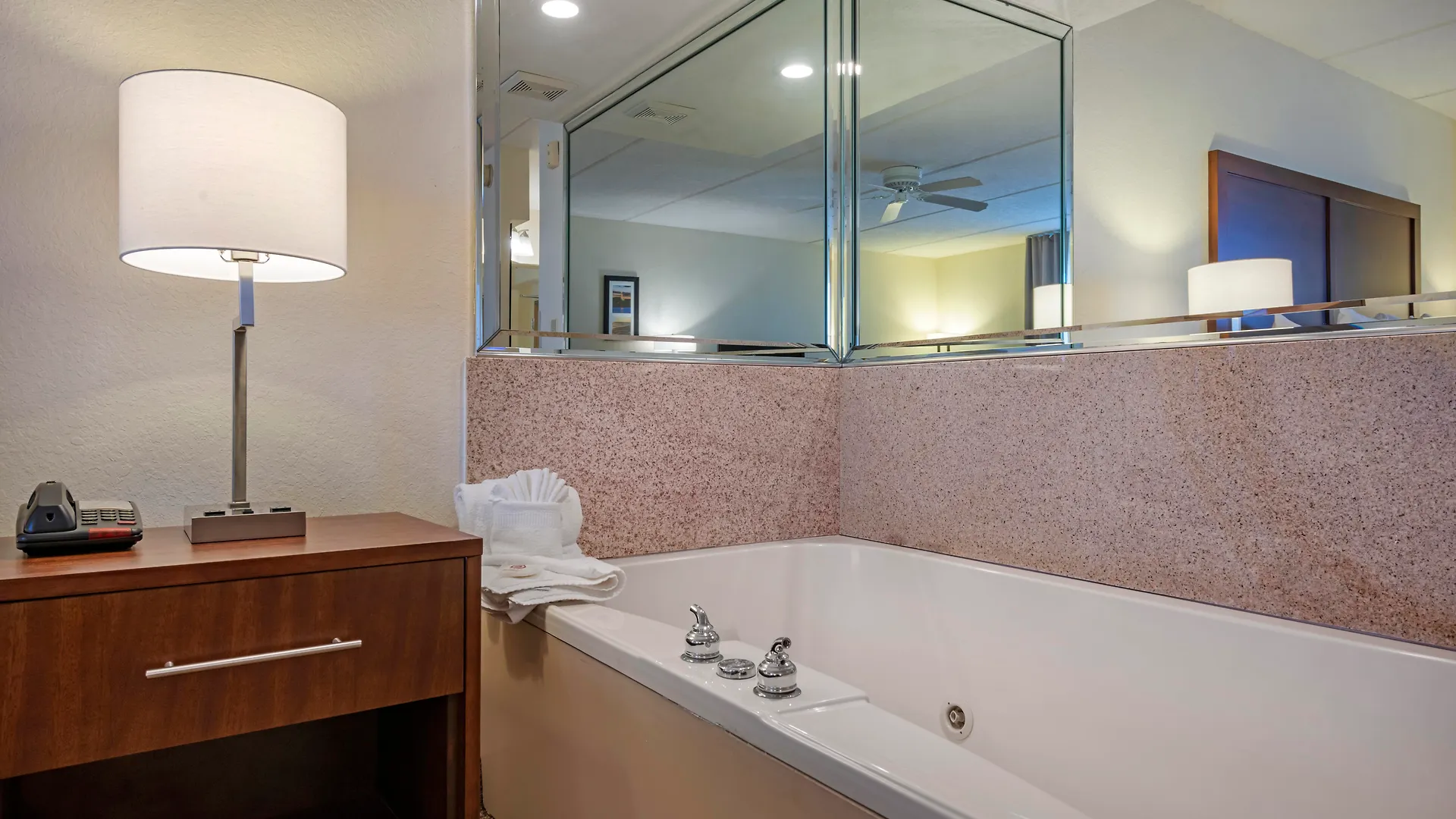 Comfort Kissimmee-lake Buena Vista South Inn 3*