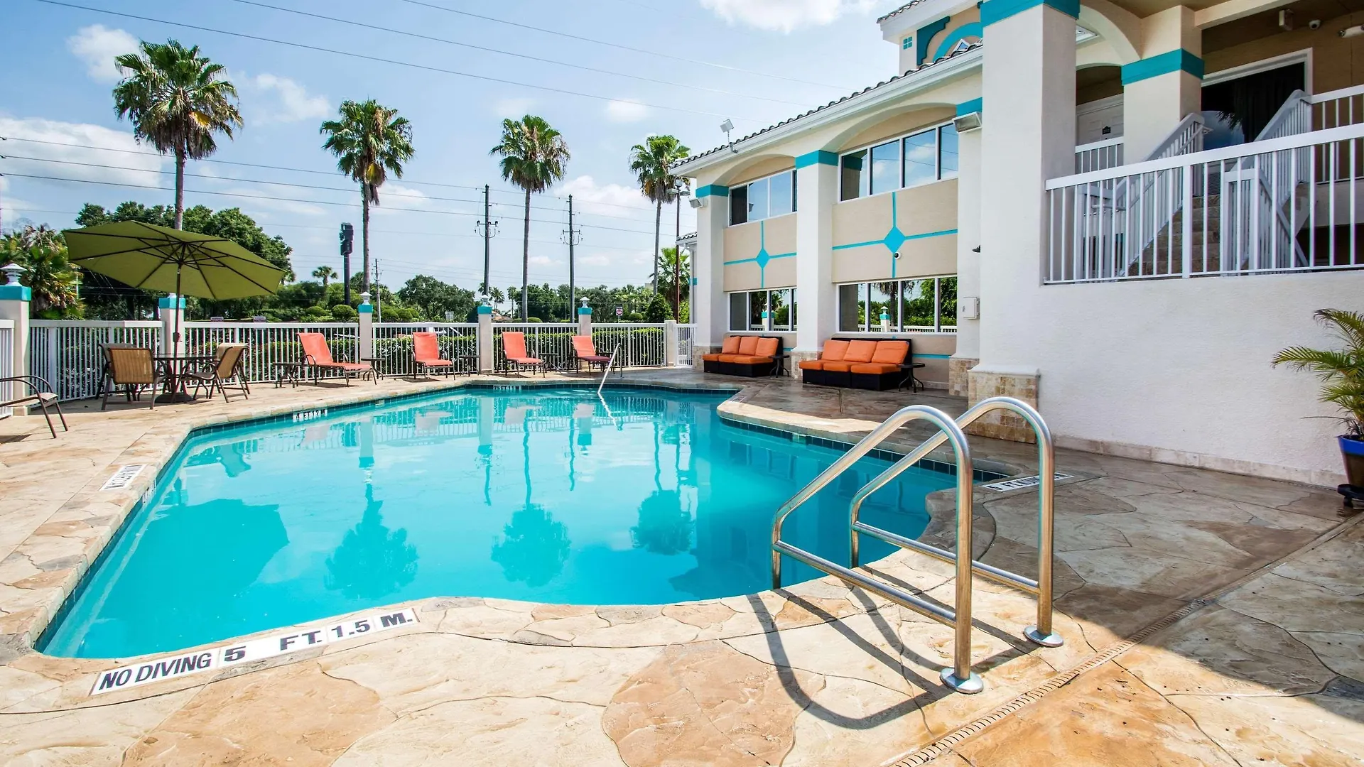 Hotel Quality Clermont West 2*