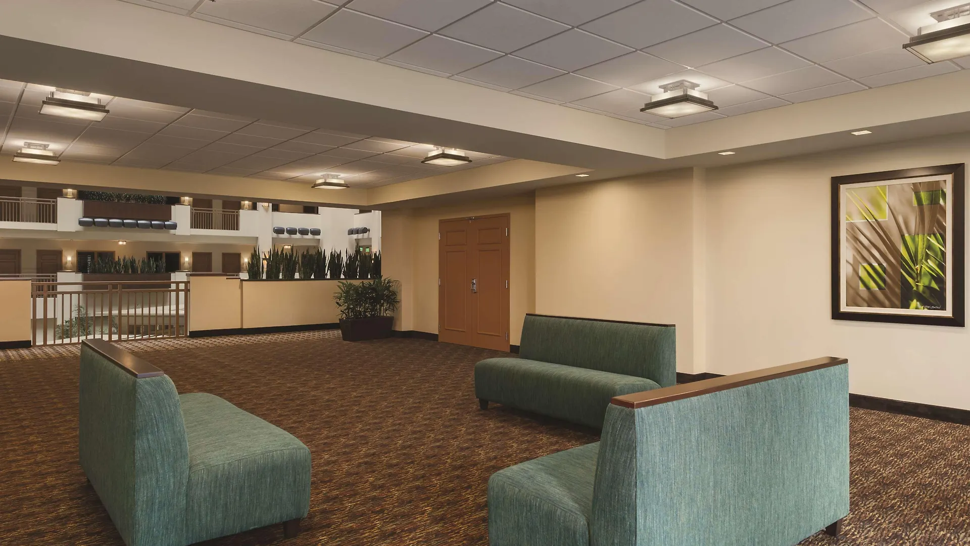 Hotel Embassy By Hilton Orlando Buena Vista South 4*