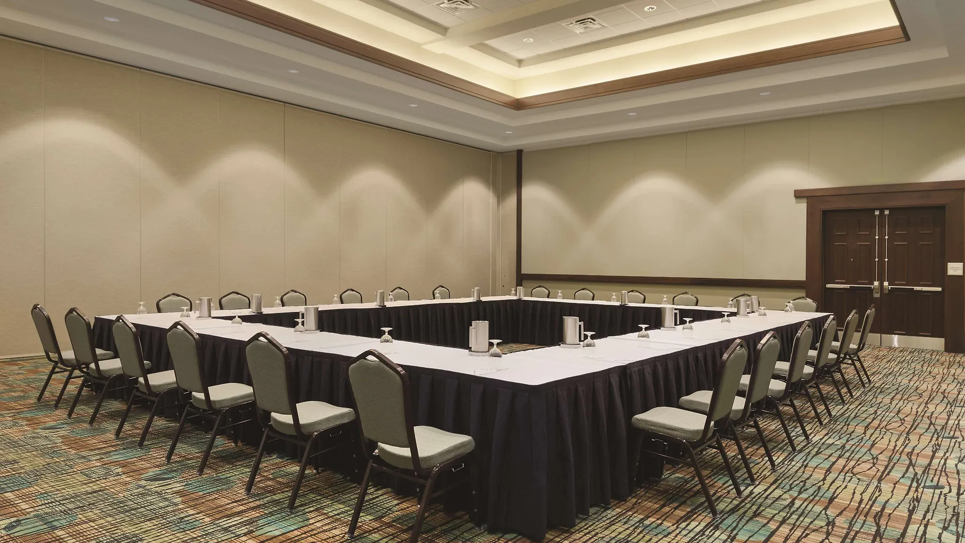 Hotel Embassy By Hilton Orlando Buena Vista South