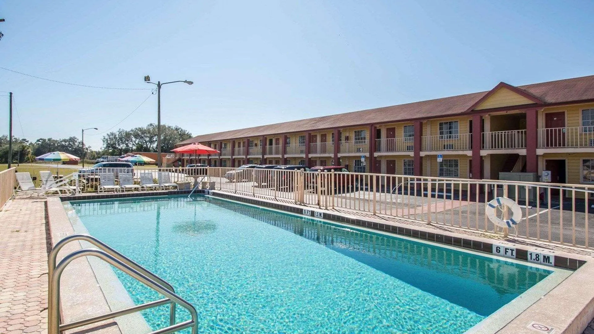 Hotel Econo & Maingate Central