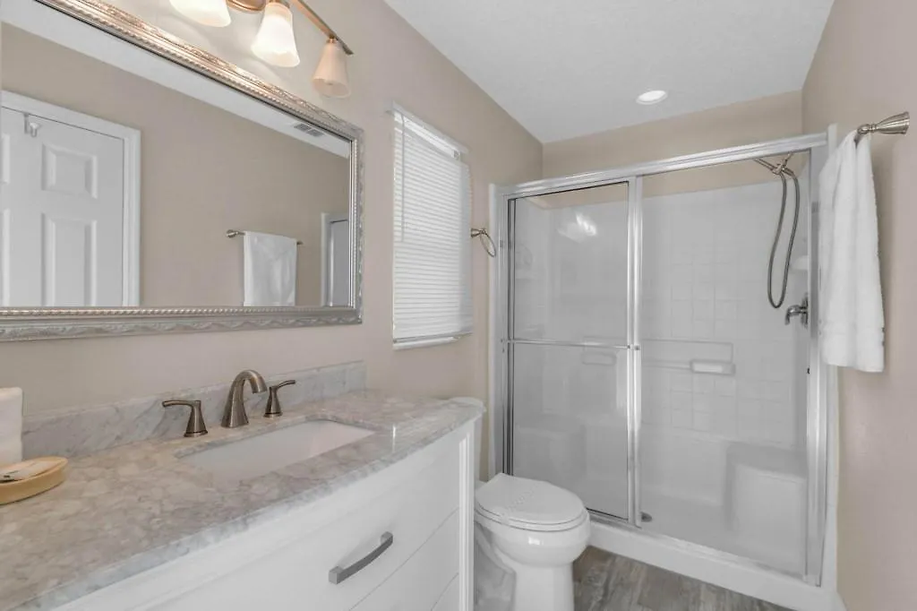 Hotel Solana Homes