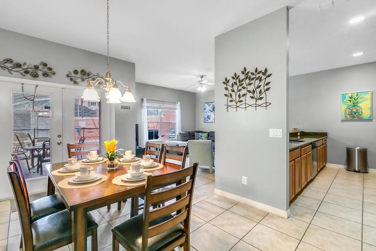 4 Bedroom- 3 Bathroom Paradise Palms 8957 Cp