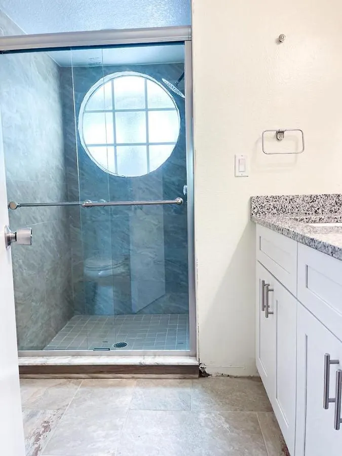 Luxury 3br Near World דירה