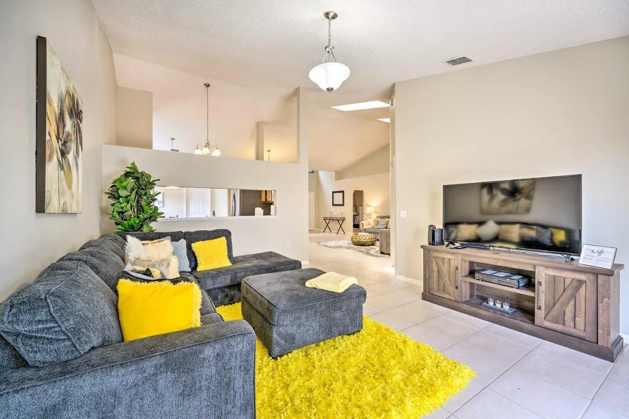 Holiday home Bright And Airy With Private Pool! *