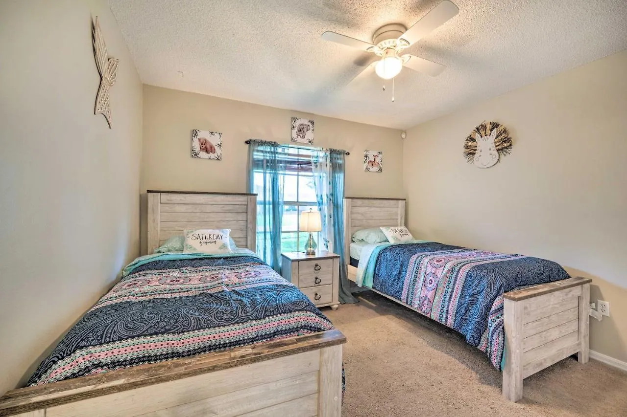Holiday home Bright And Airy With Private Pool! *