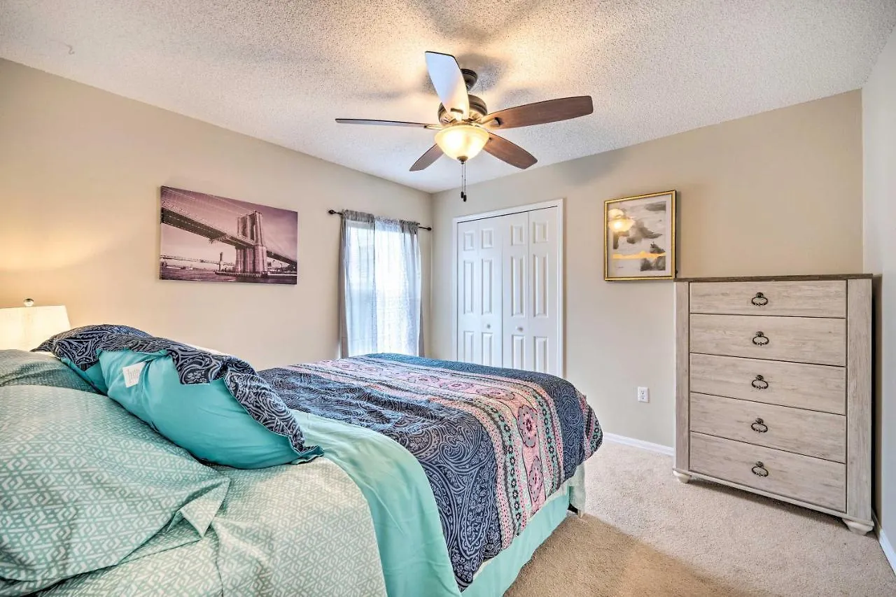 Bright And Airy With Private Pool! Holiday home Kissimmee