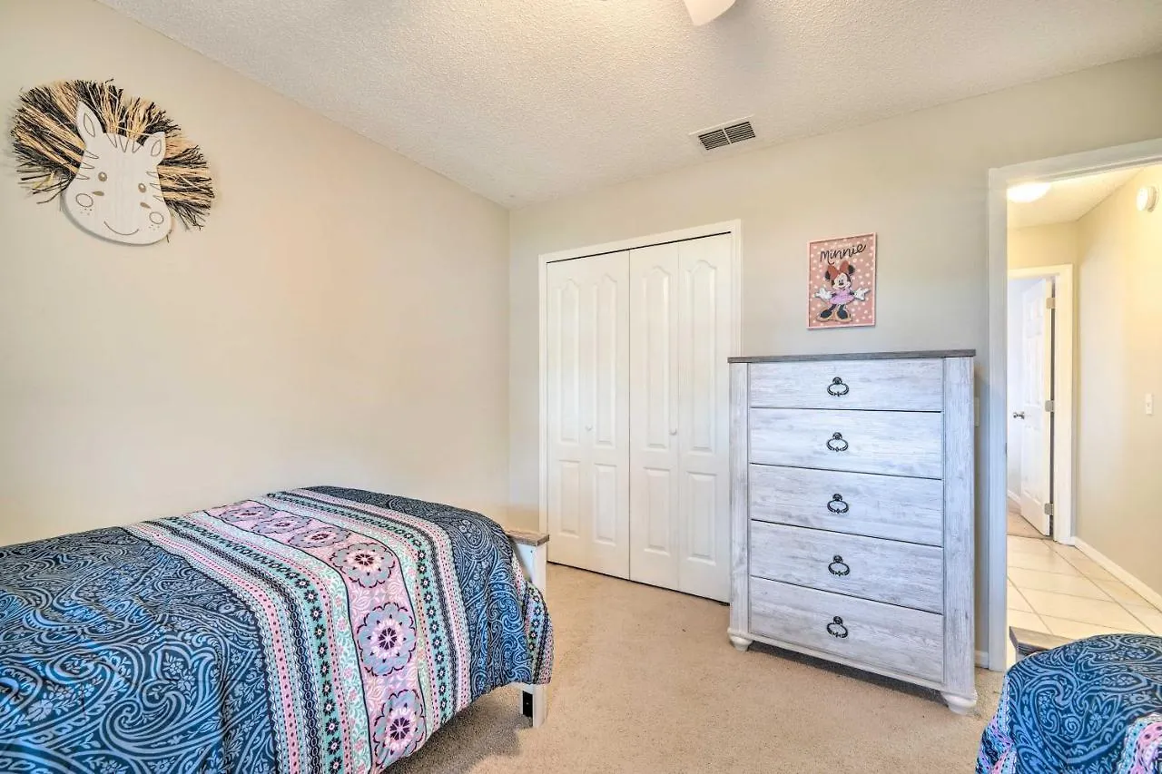 Bright And Airy With Private Pool! *