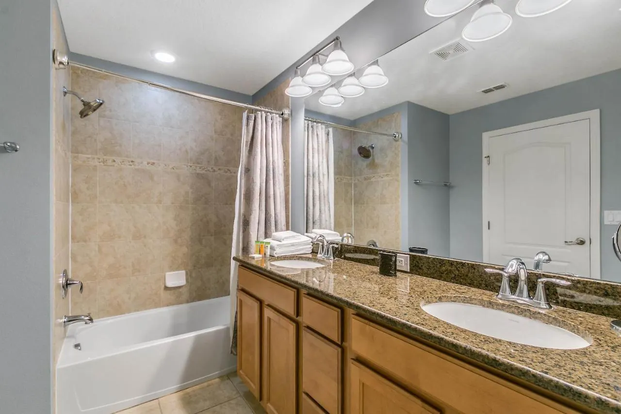 4 Bedroom- 3 Bathroom Paradise Palms 8957 Cp Holiday home
