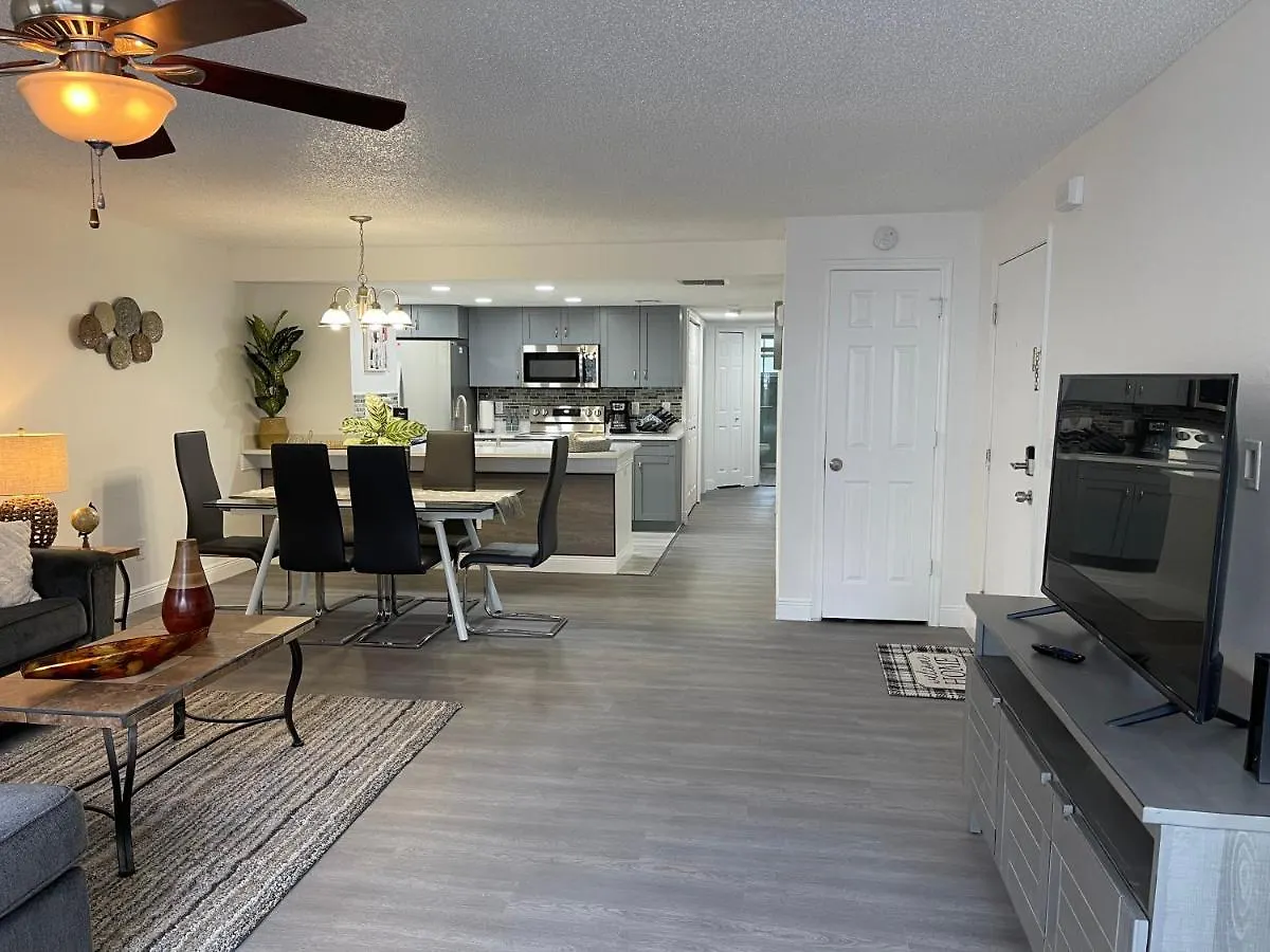 Apartment Fabulous 8 Pax Close *