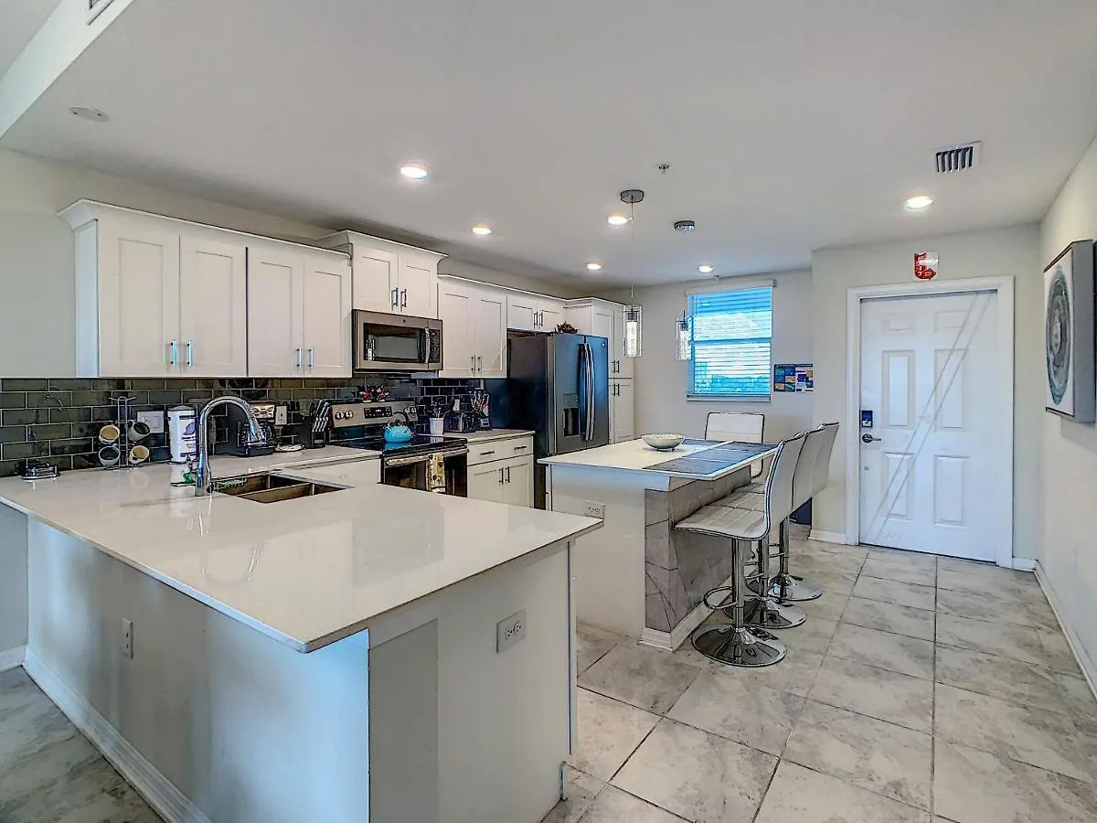 Luxury Brand New 2 Bedroom Near Disney! קיסימי