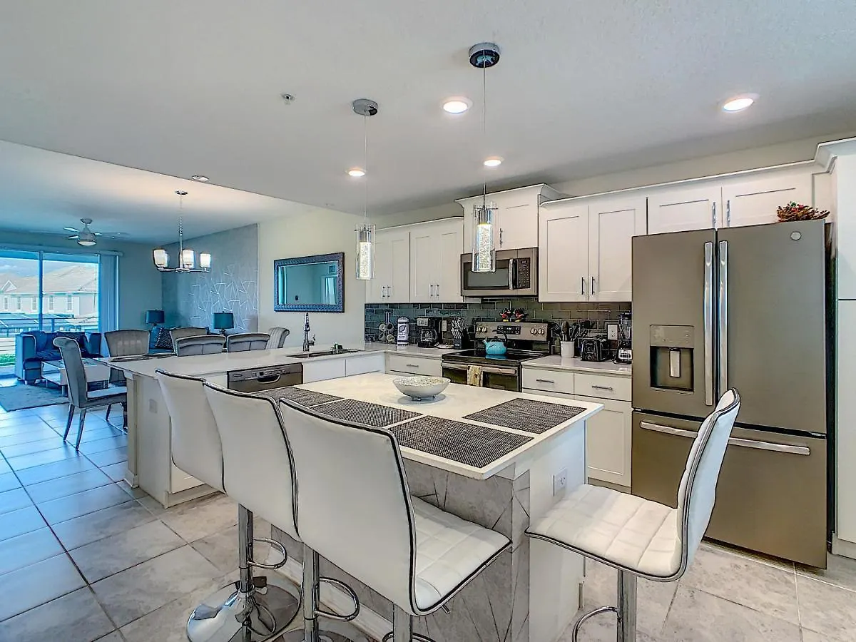 Luxury Brand New 2 Bedroom Near Disney! בית נופש *