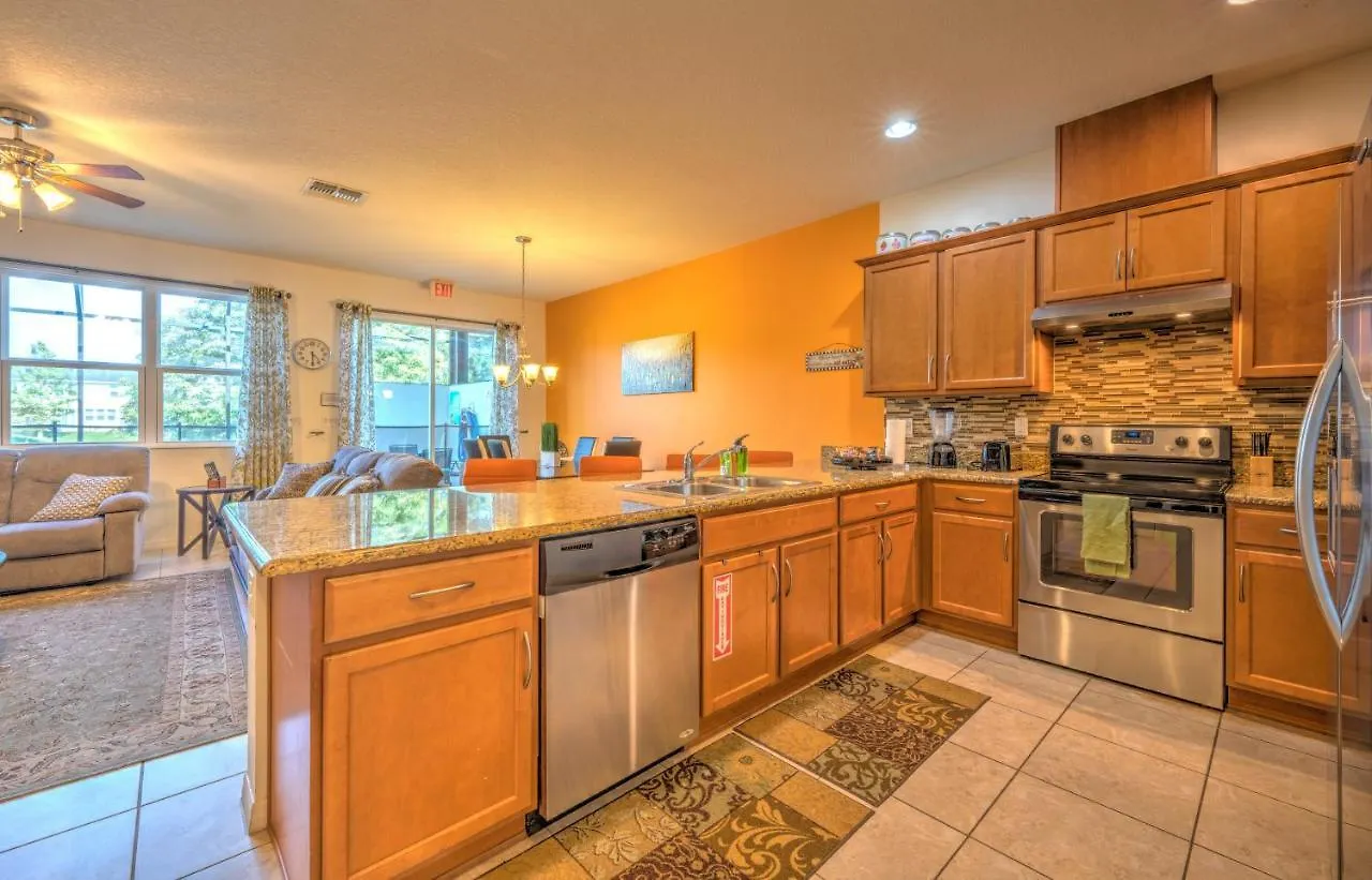 4 Bedroom Sunhaven Townhouse With Pool Near Villa