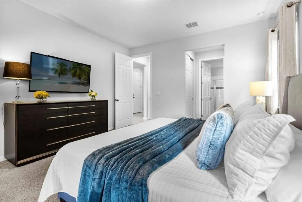 7 Bedroom- 6 Bathroom Solara 1644 Np Holiday home *