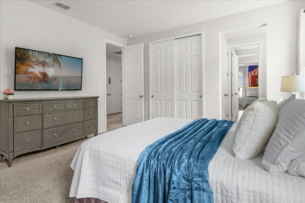 7 Bedroom- 6 Bathroom Solara 1644 Np Holiday home