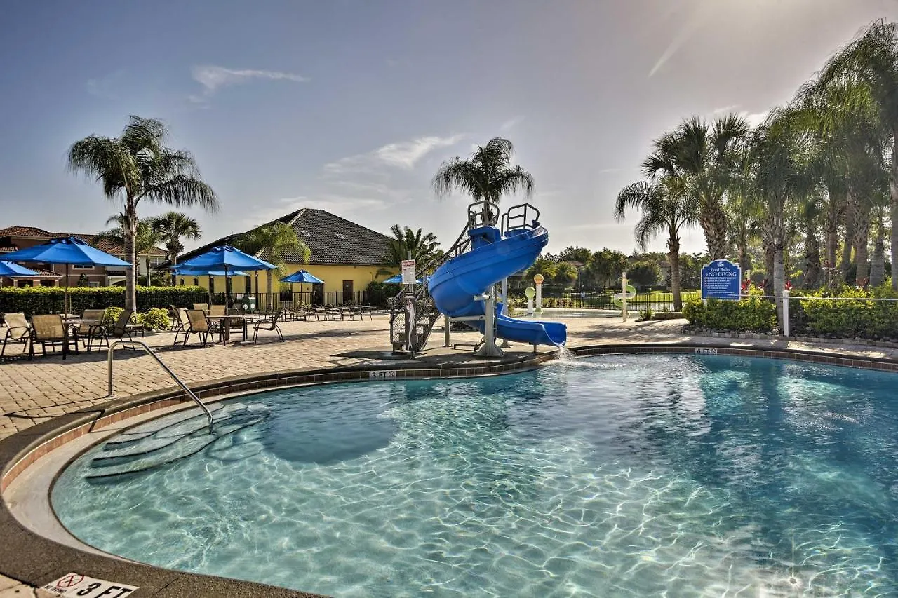 Holiday home Townhouse With Private Pool And Grill!