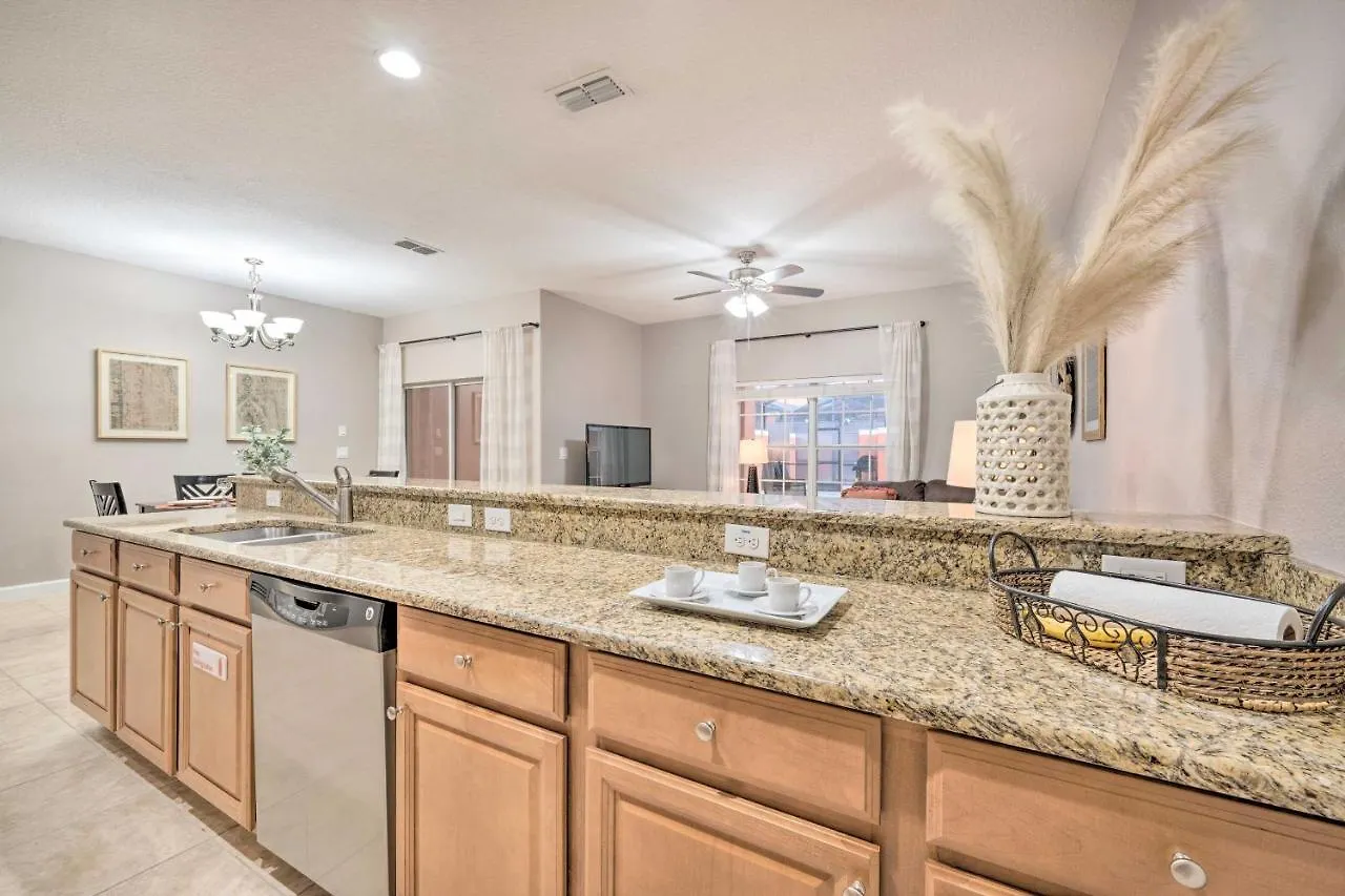 Townhouse With Private Pool And Grill! Holiday home Kissimmee
