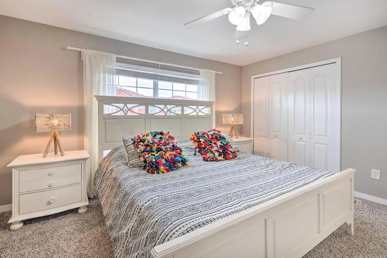 Townhouse With Private Pool And Grill! Holiday home