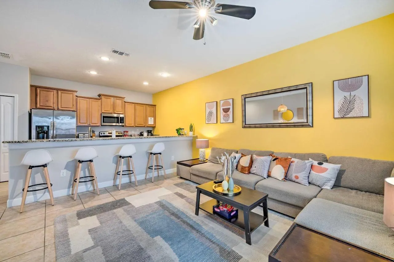 Townhome In Paradise Palms About 5 Mi To