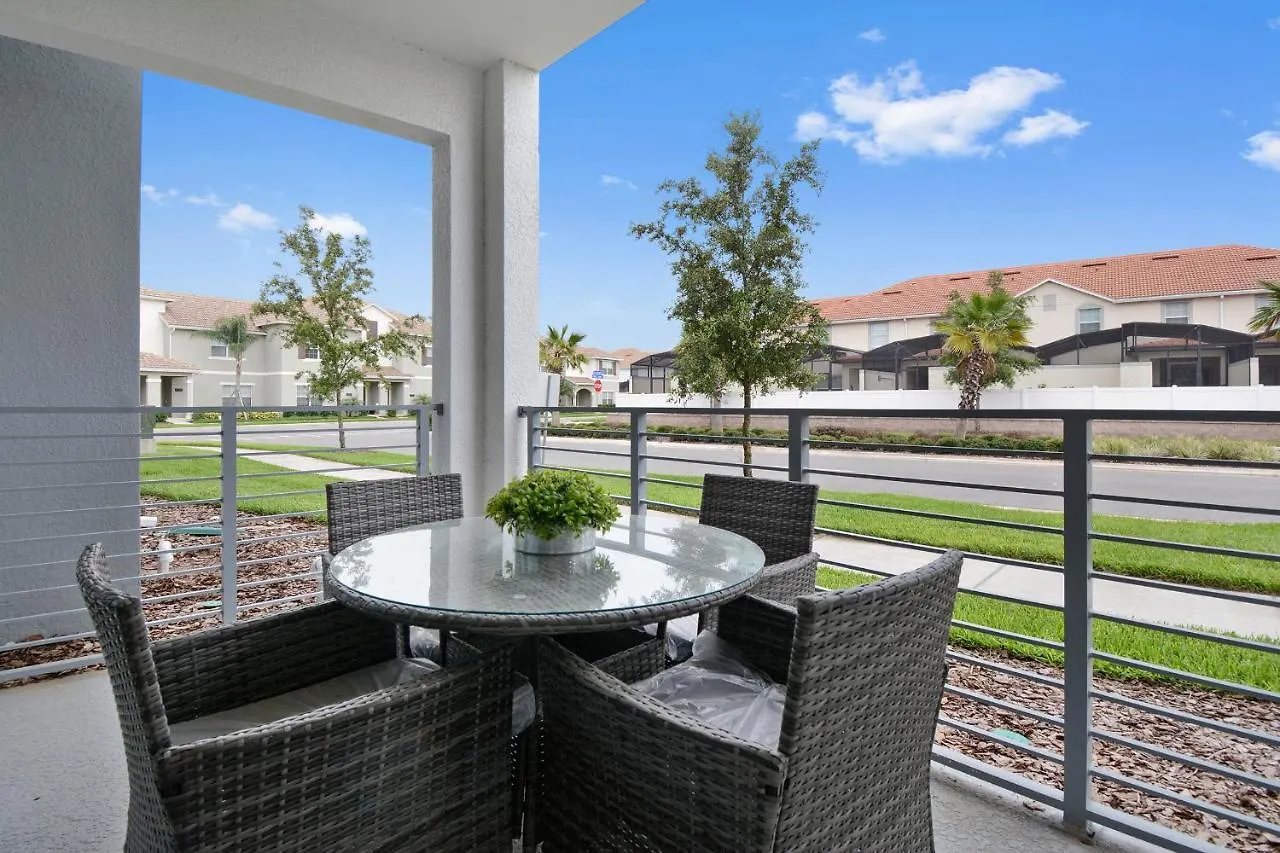 Two Bedrooms Storey Orlando 103 아파트