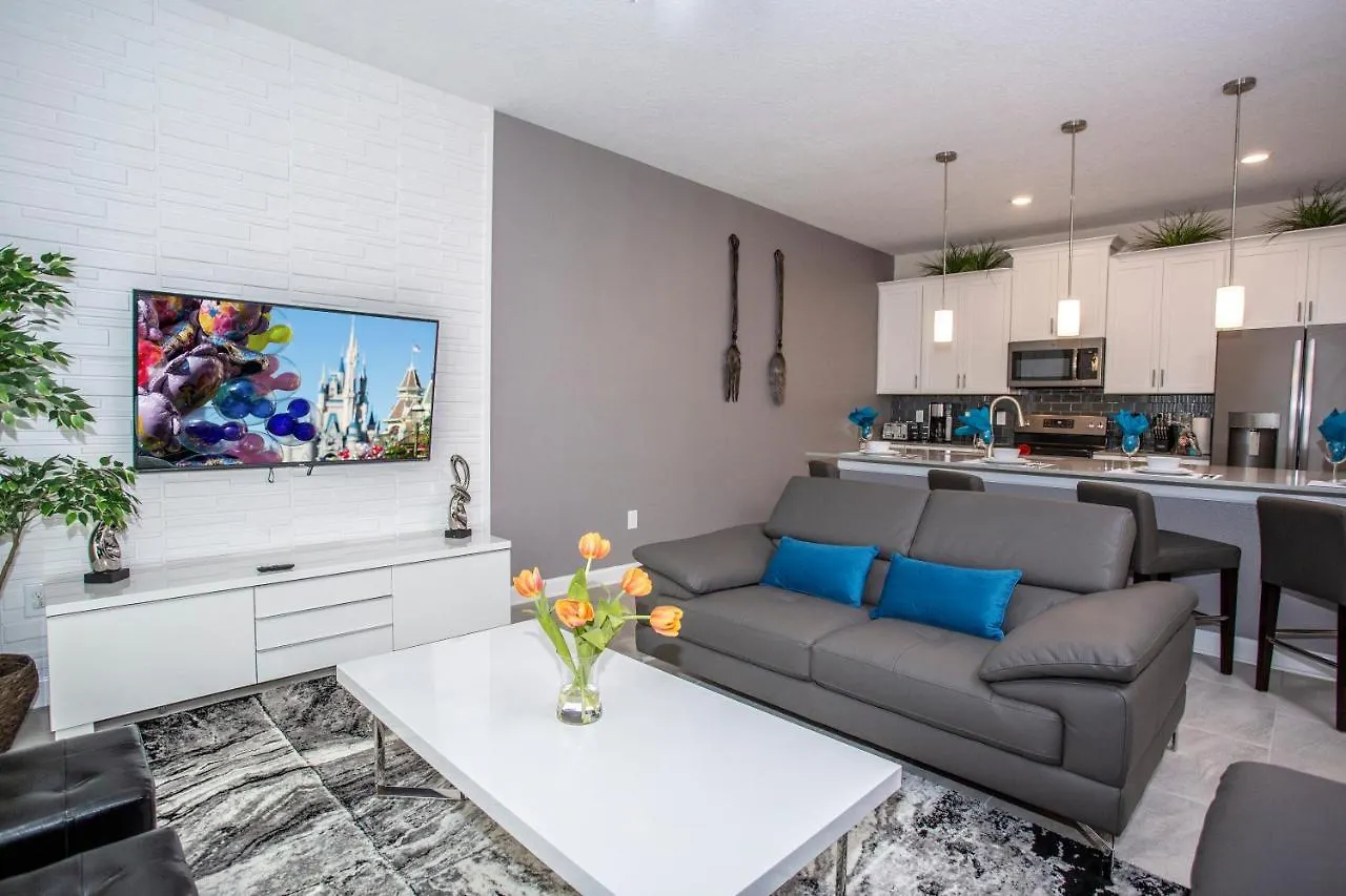 Marvelous 4 Bedroom W/ Screened Pool Close To 4977