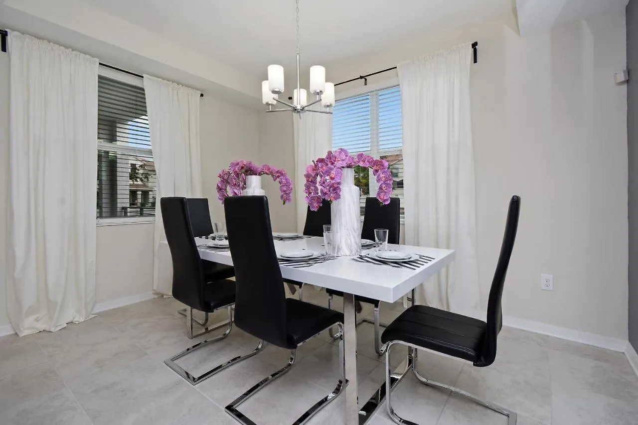 Two Bedrooms Storey Orlando 103 키시미