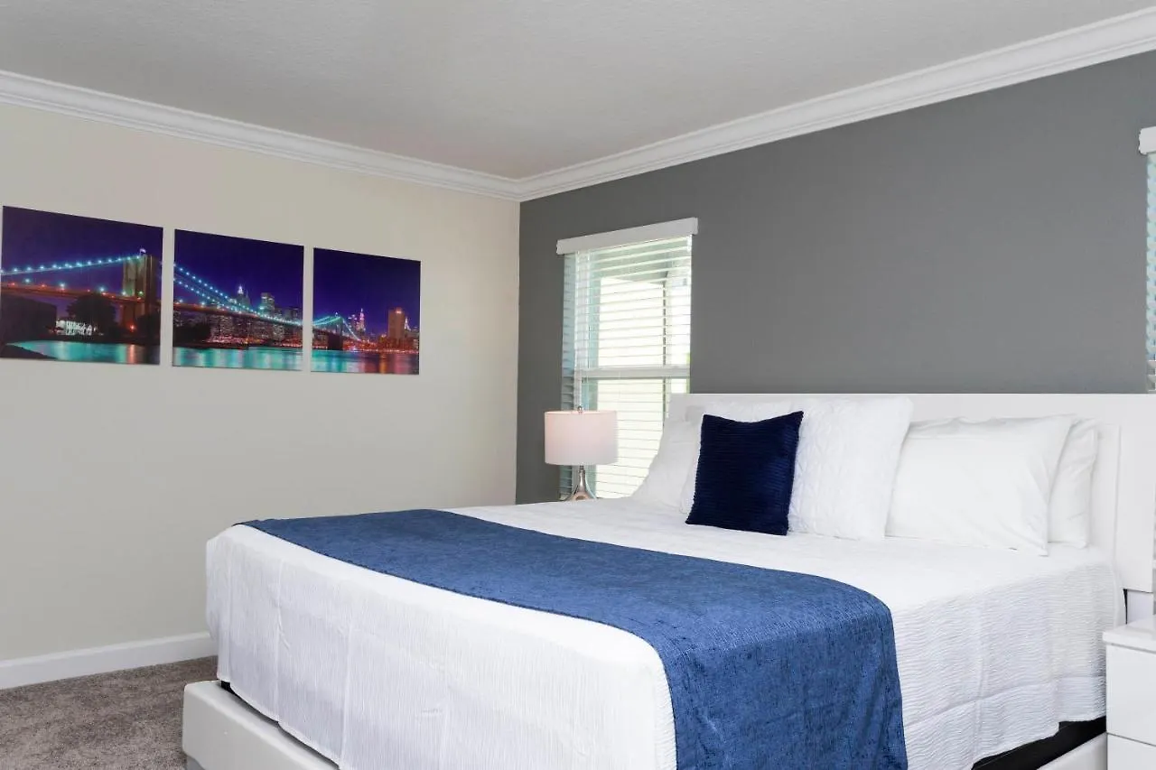 Stunning 4bd W/ Pool Close To @ Storey 2881 *