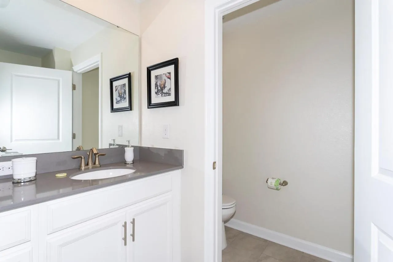 Stunning 4bd W/ Pool Close To @ Storey 2881 *