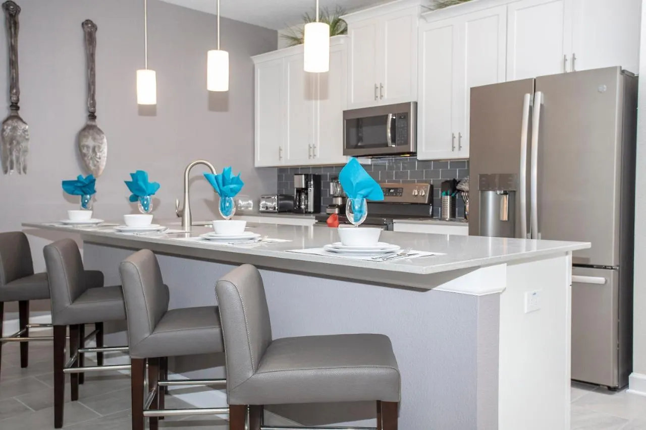 Marvelous 4 Bedroom W/ Screened Pool Close To 4977